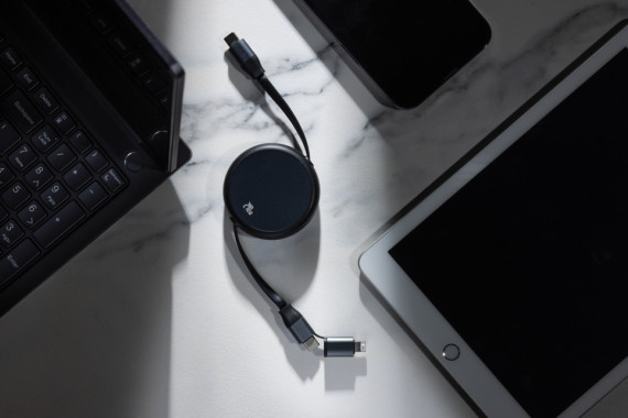 Recyklovaný hliníkový zatahovací 2v1 kabel 240W Terra z RCS