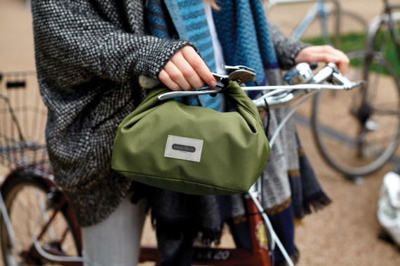 Izolovaná/chladící taška na oběd 6,7l Black+Blum