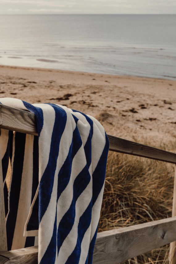 Plážová osuška VINGA Lagoa z recykl. materiálů