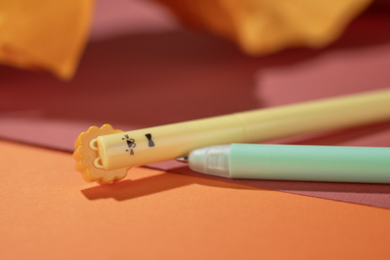 ZVÍŘECÍ pero - Lev