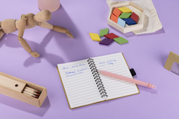 ZVÍŘECÍ pero - Lev