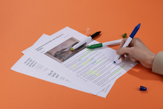 Kuličkové pero se zvýrazňovačem FLUO