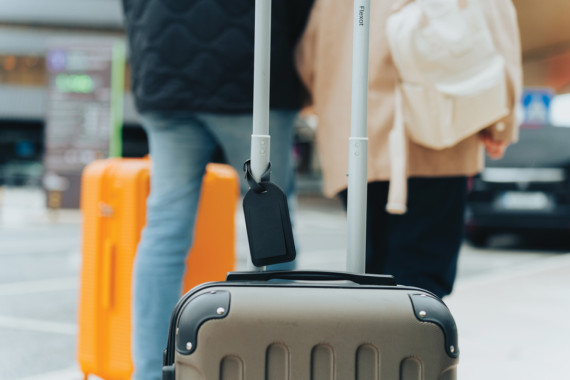 Zavazadlový štítek Globefind Dual s lokátorem po světě z RCS