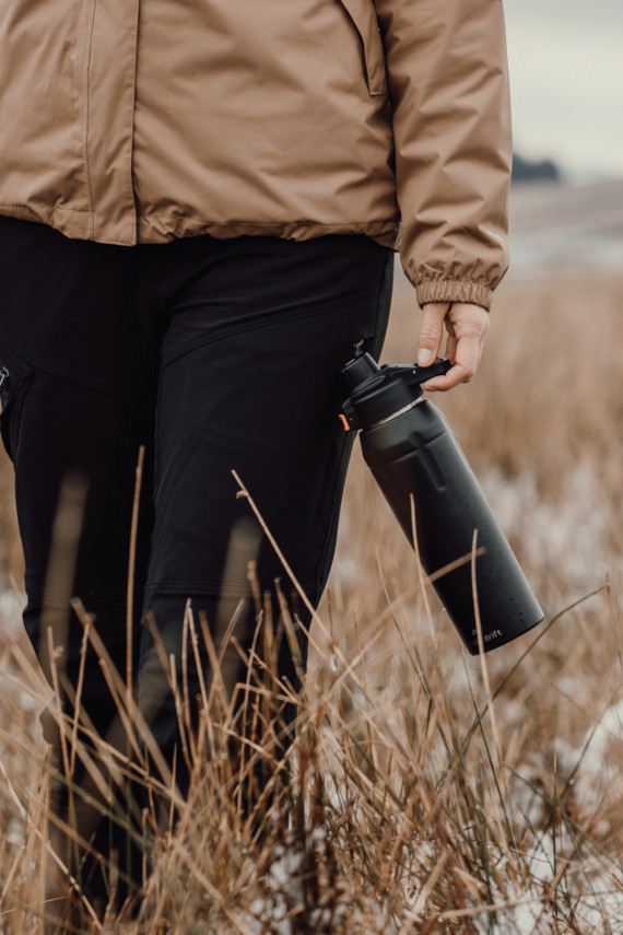 Uzamykatelná sportovní láhev Nordic Drift Trail z RCS