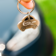 AUTO kovový přívěsek na klíče, stříbrná