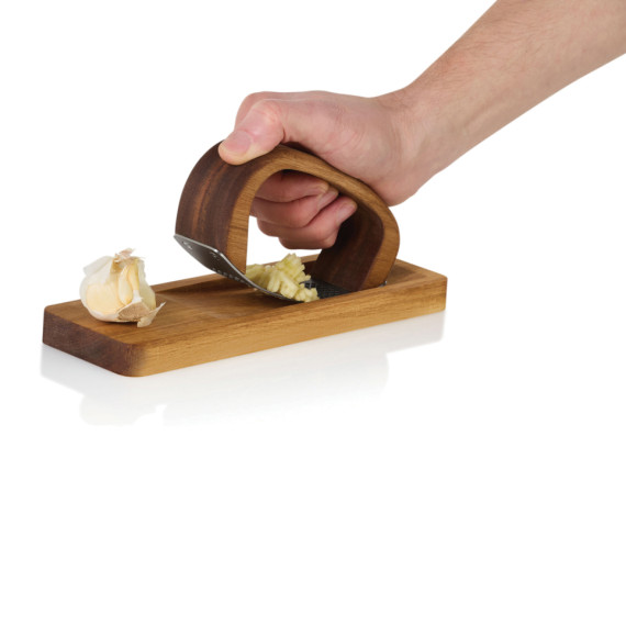 AdHoc RoccaAlio Garlic press with chopping board