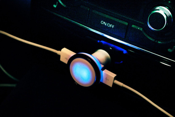 USB nabíječka do auta
