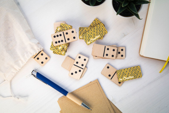domino na zakázku
