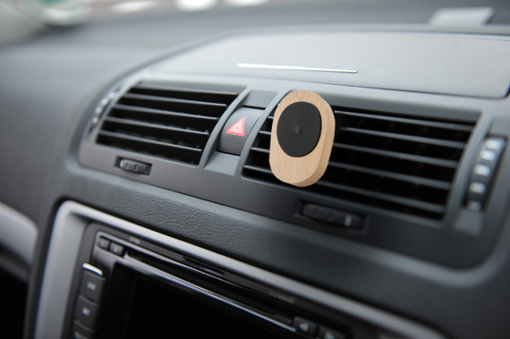 stojánek na mobil do auta