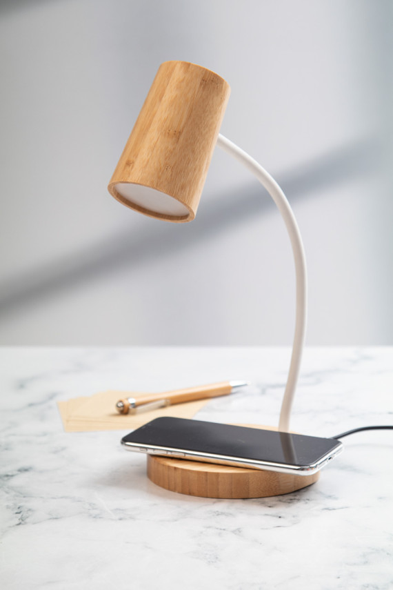 multifunkční stolní lampa