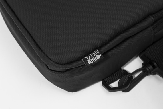 Crobud crossbody taška z RPET