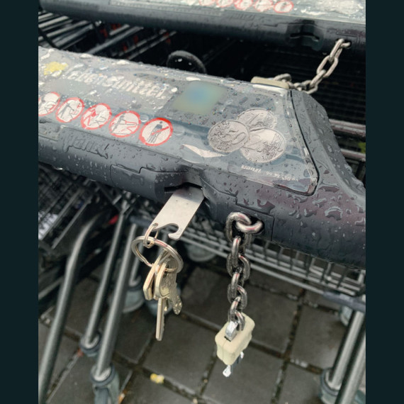 Kovová klíčenka Stickit