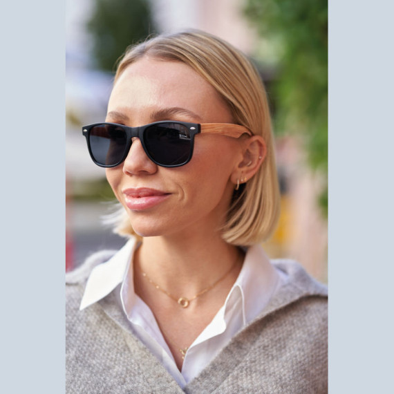 Sunglasses with wooden-look temples