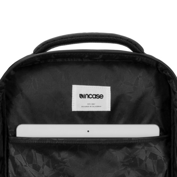 Batoh Incase ICON Slim Pack