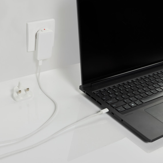 Plochá GaN nabíječka Fluxo RCS 65W s un. konektory