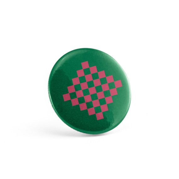 Button P'IN 12. Button P'IN 12. Magnetický button s otvírákem