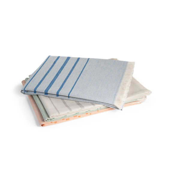 CAPLAN. Multifunkční ručník (260 g/m²) vyrobený z lehké a odolné bavlny (90 %) a recyklované bavlny (10 %)