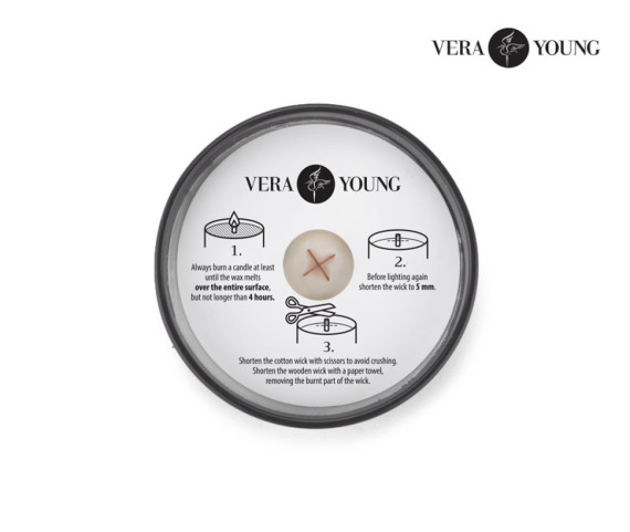 Sójová svíčka 220 g - Black Pomegranate - VERA YOUNG