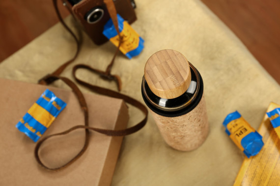 Skleněná láhev VENI 550 ml