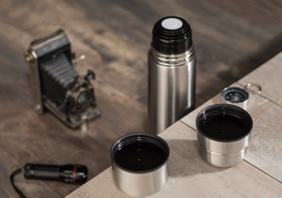 Termoska s dvěma hrnky PAVO 750 ml