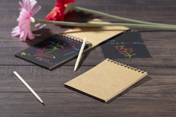 Zápisník s  stíracími lištami GRAFI