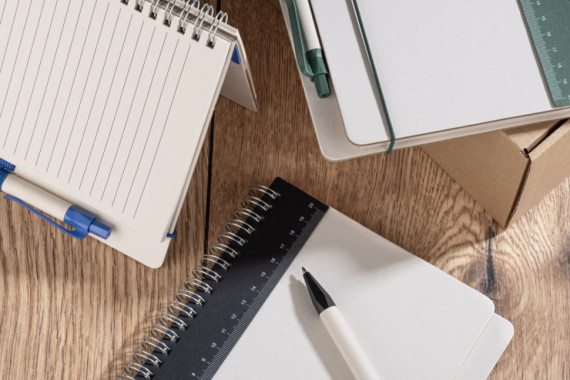 Zápisník REGALI s linkou a perem