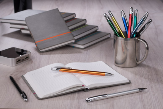 Kuličkové pero AVALO