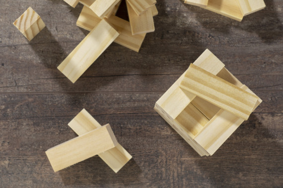 Dřevěná hra BRICKS