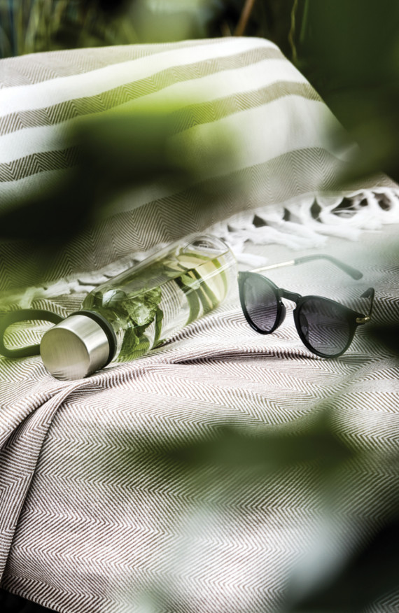 Tritanová láhev na vodu Lean VINGA 600 ml