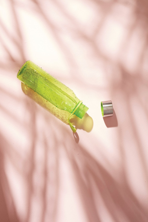 Tritanová láhev na vodu Lean VINGA 600 ml