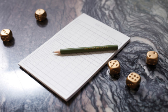 Hra na konferenční stolek VINGA Bratzy