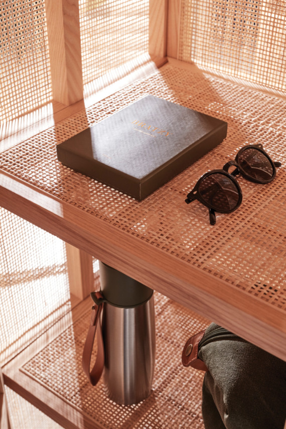 Hra na konferenční stolek VINGA Bratzy