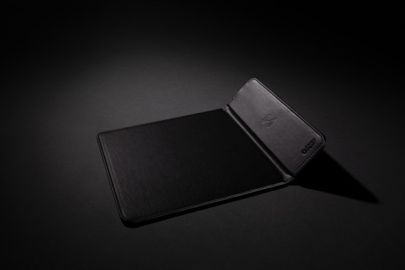 Podložka pod myš z GRS recyklovaného PU s Qi nabíječkou 10W