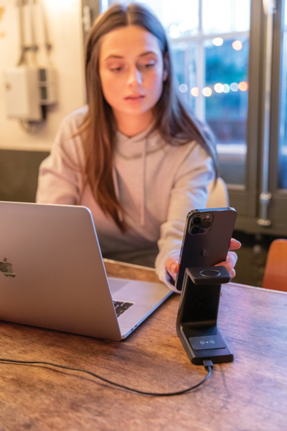 Bezdrátová nabíječka Urban Vitamin Fairfield 3v1 z RCS RABS