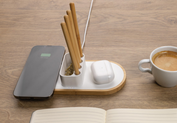 Bezdrátová nabíječka Ontario 10W z RCS rec. plastu a bambusu