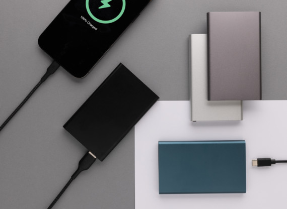 Powerbanka 4.000mAh s USB C z RCS recykl. plastu a hliníku