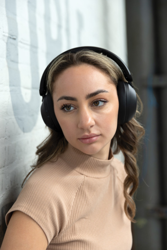 ANC sluchátka Urban Vitamin Cupertino z RCS rec. plastu