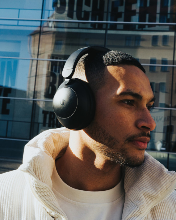 ANC sluchátka Urban Vitamin Cupertino z RCS rec. plastu