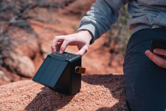 Solární reproduktor Skywave 12W z RCS recykl. plastu