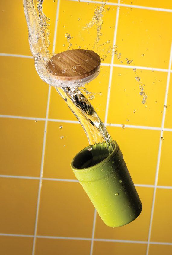 Termohrnek z GRS RPP s bambusovým uzávěrem