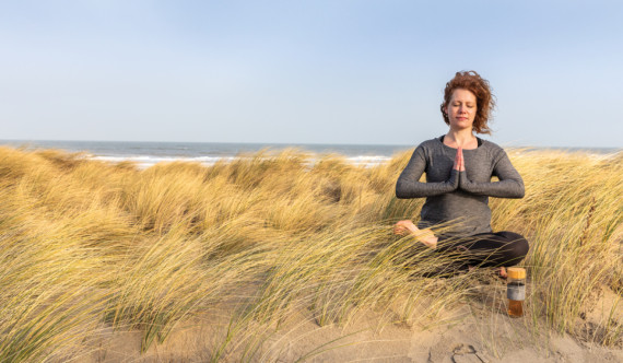 Dvoustěnná skleněná láhev s bambusovým uzávěrem Impact