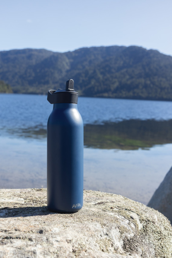 Flip-top lahev na vodu Avira Ara 500ml z RCS recykl. oceli