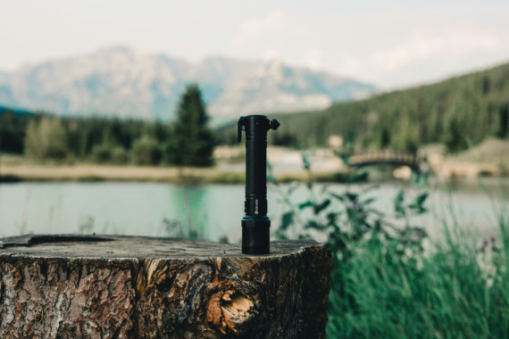 Silná svítilna do auta Gear X z RCS recykl. hliníku