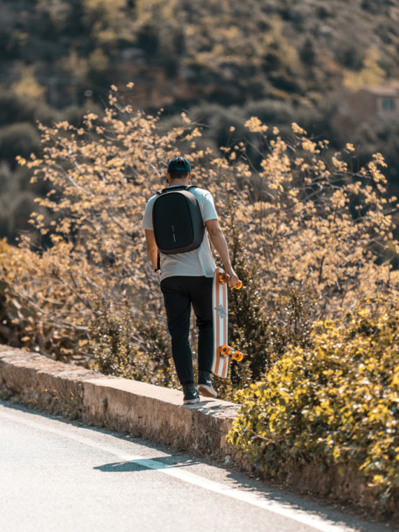 Nedobytný batoh Bobby Hero Small