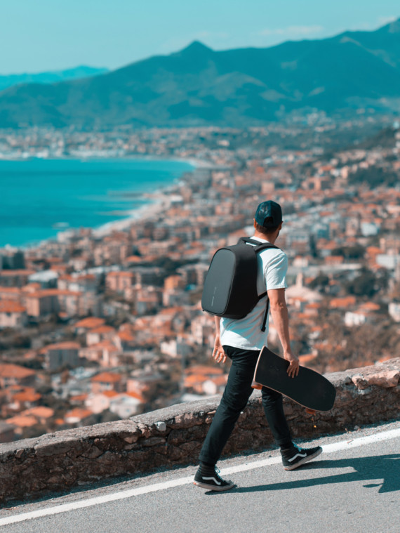 Nedobytný batoh Bobby Hero Small