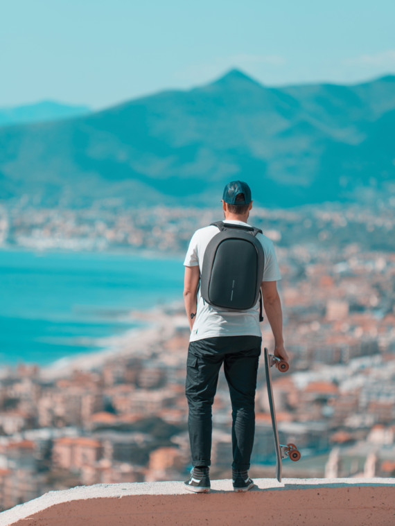 Nedobytný batoh Bobby Hero Small