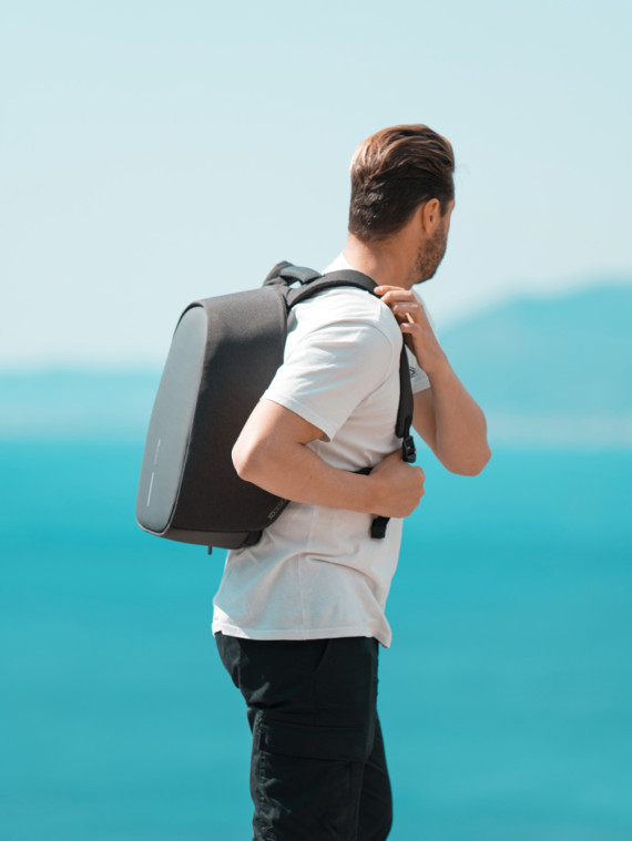 Nedobytný batoh Bobby Hero Small