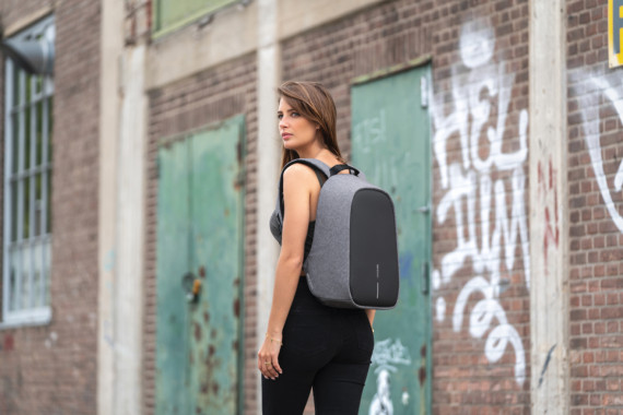 Nedobytný batoh Bobby Hero Small