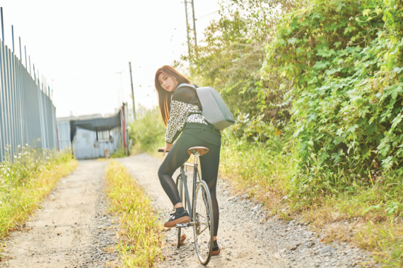 Nedobytný batoh Bobby Hero Small