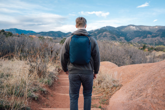 Dvoutónový batoh na 15.6" notebook Impact z 300D RPET AWARE™